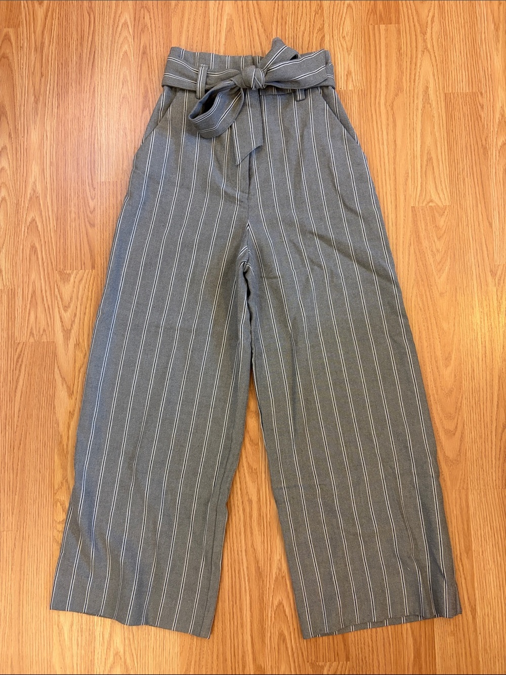 H&M High-Waist Wide Leg Cropped Pinstripe Pants